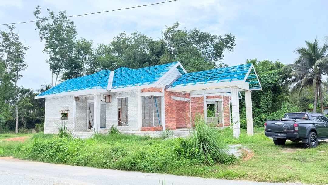Rumah banglo setingkat dalam pembinaan oleh Firtz Construction